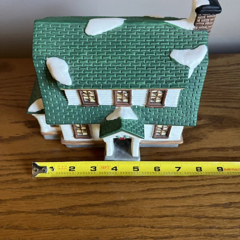Heartland Valley Village House Cottage‎ Porcelain Lighted House Christmas O'Well